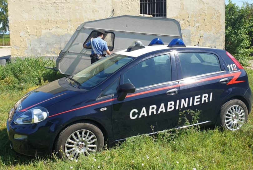 Aggrediscono un pastore entrando nella roulotte di notte